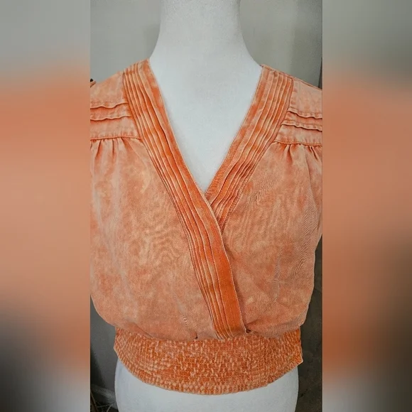 FATE Smocked Crop Utility Blouse In Pastel Orange. Size Small - Picture 7 of 12
